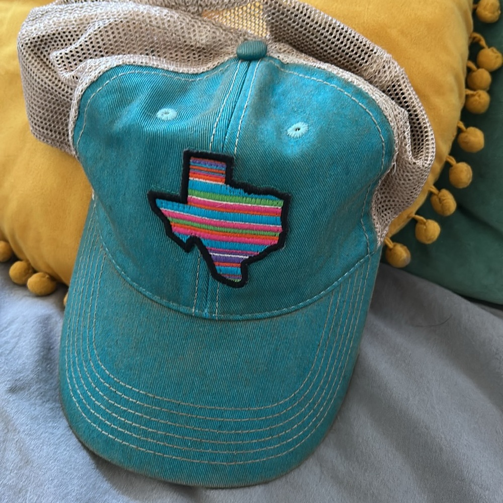 Women’s Texas Adjustable Baseball Cap.